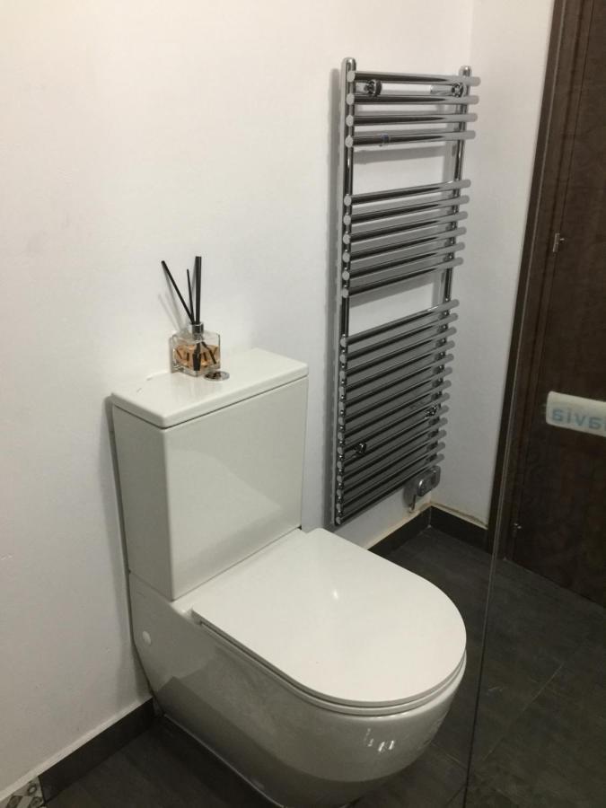 Pearl City View Apartment Пафос Экстерьер фото